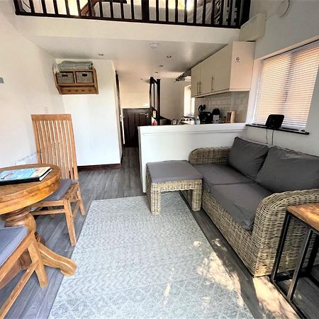 The Stables - Detached Cottage With Private Garden & Hot Tub St Austell Exteriér fotografie