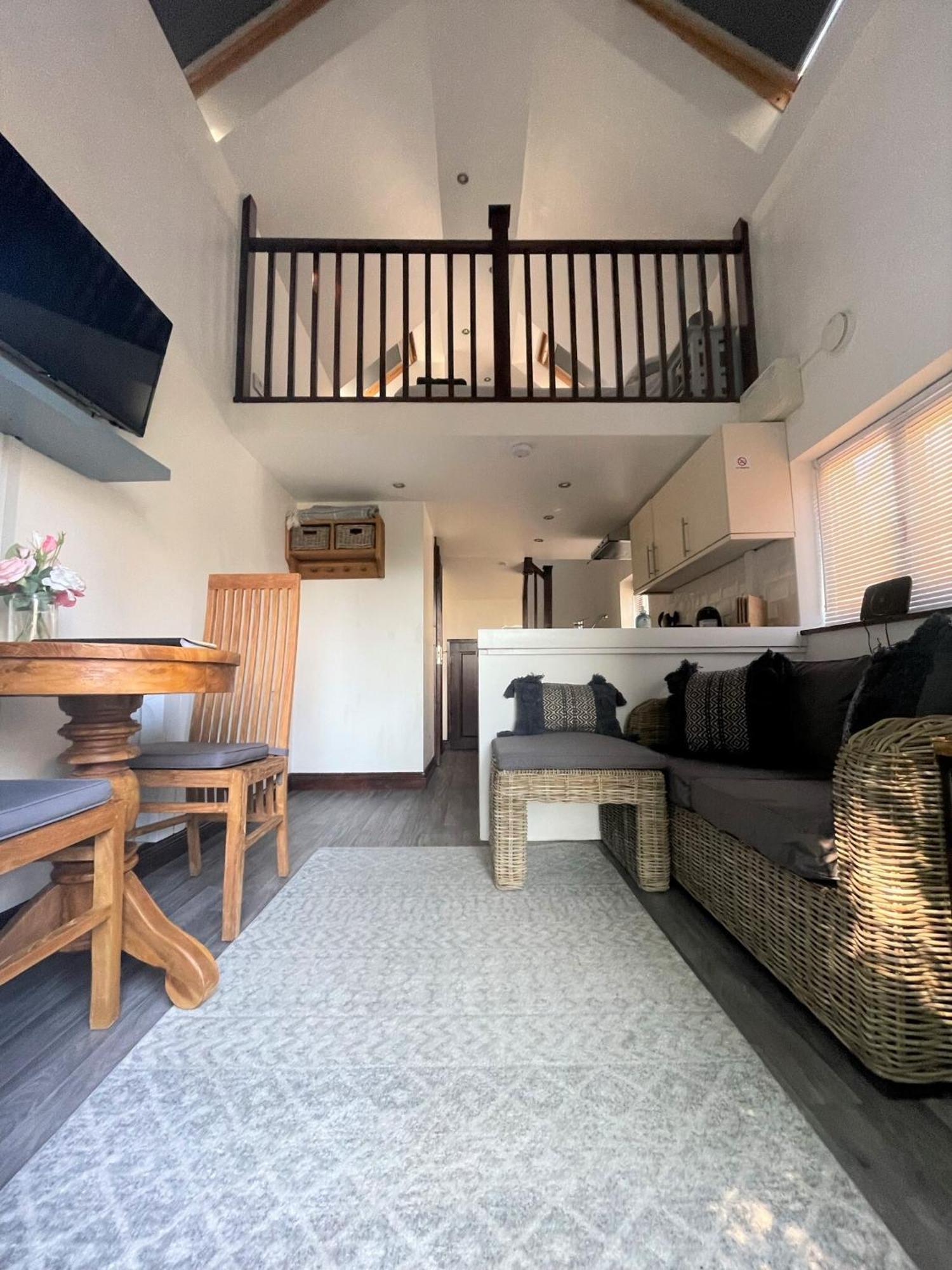 The Stables - Detached Cottage With Private Garden & Hot Tub St Austell Exteriér fotografie